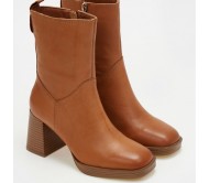 Μποτάκια Δερμάτινα Καρέ Με Φερμουάρ Carmela 161205 - Camel